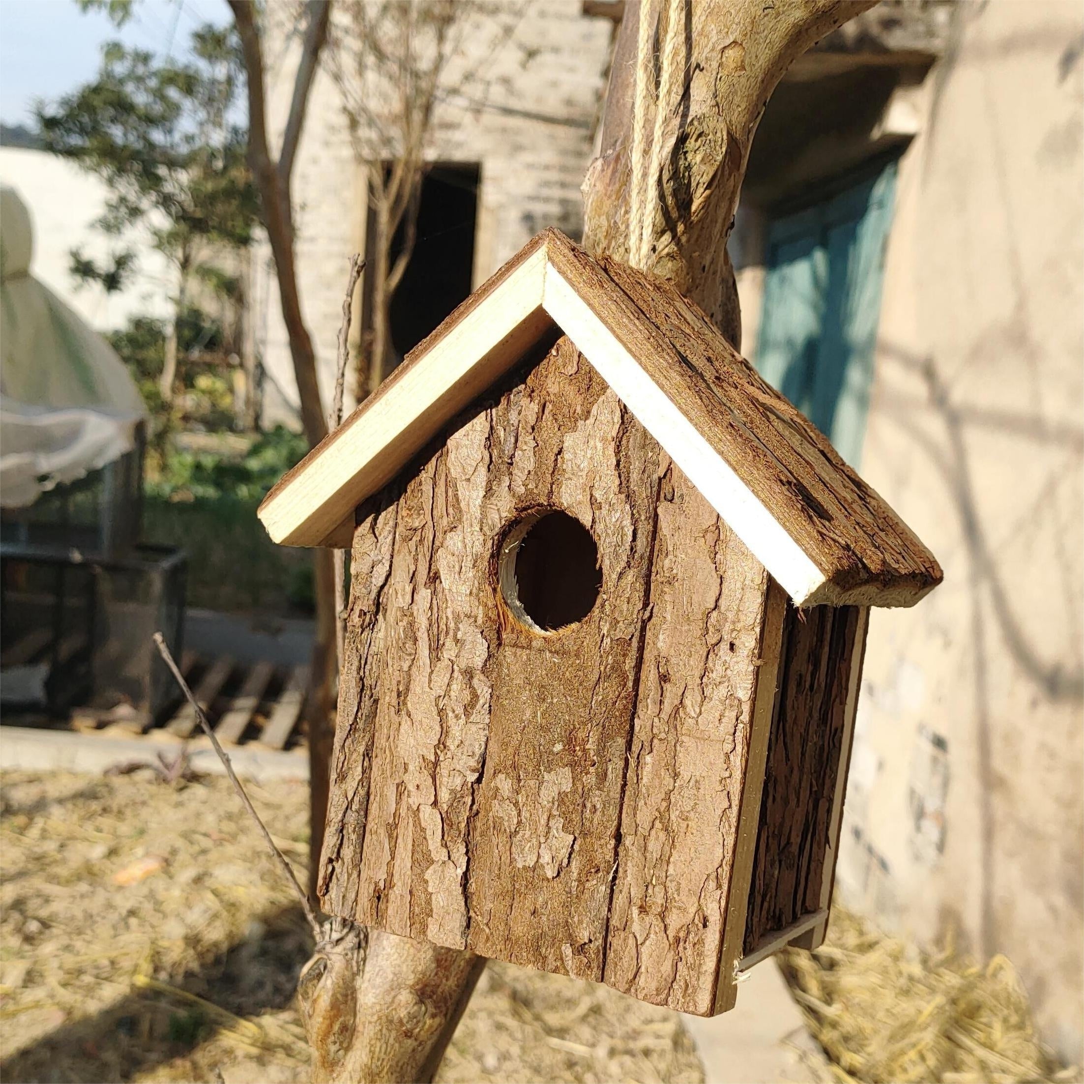 Wooden Hanging Outdoor Bird House Nest