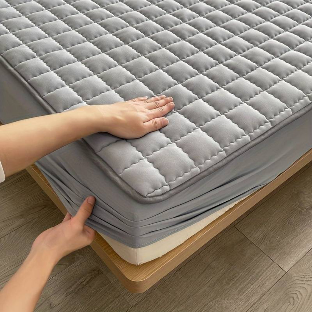 Hypoallergenic Fitted Sheet Soft Mattress Protector 2