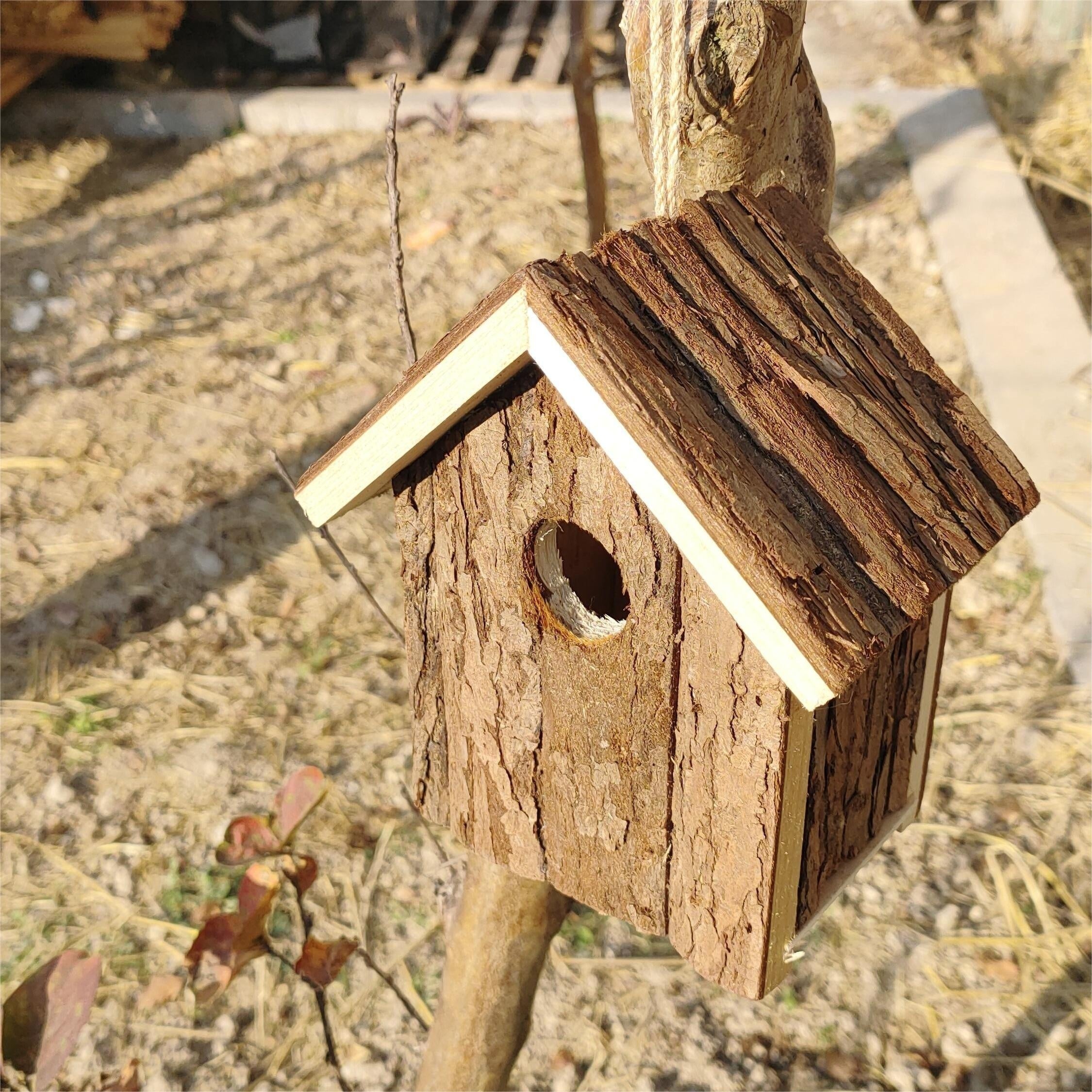 Wooden Hanging Outdoor Bird House Nest