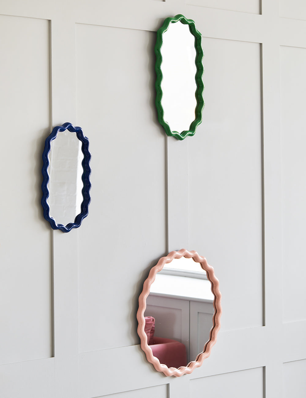 Wall Mirror Wavy Frame Round Modern
